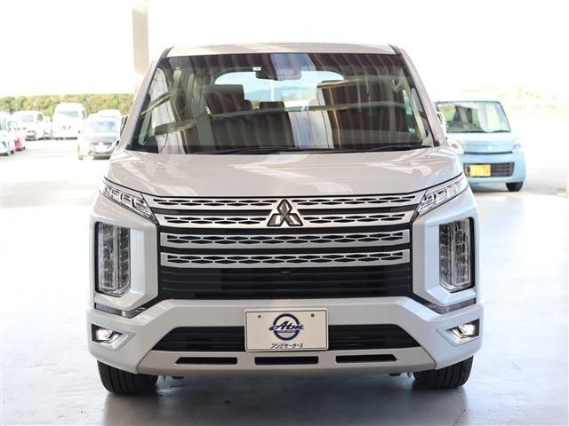 Mitsubishi DELICA D5 2022-08 27198-19