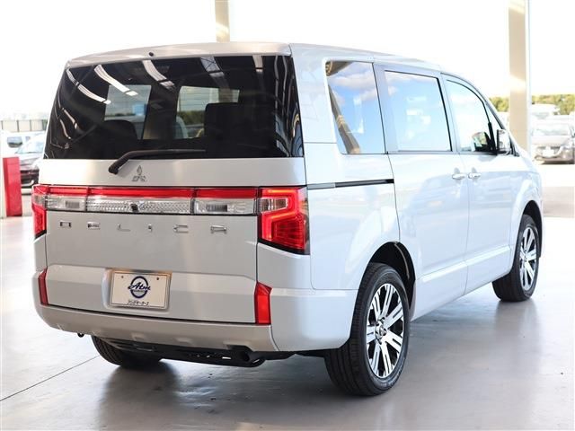 Mitsubishi DELICA D5 2022-08 27198-6