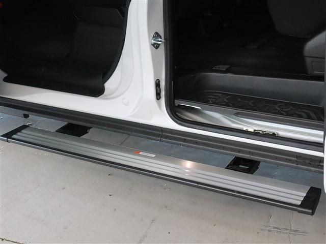 Mitsubishi DELICA D5 2022-08 27198-28