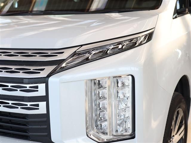 Mitsubishi DELICA D5 2022-08 27198-24