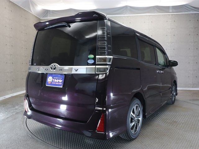 Toyota VOXY 2018-12 195962-1