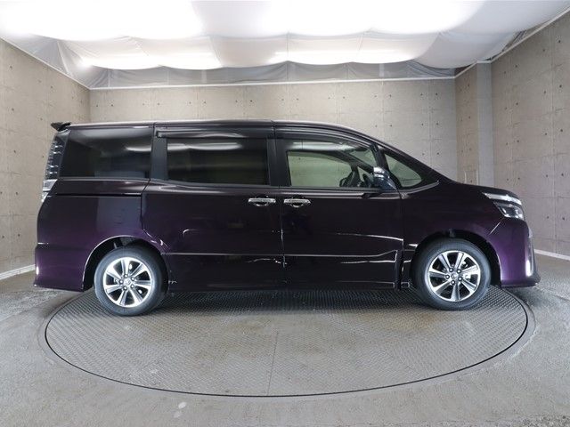 Toyota VOXY 2018-12 195962-22