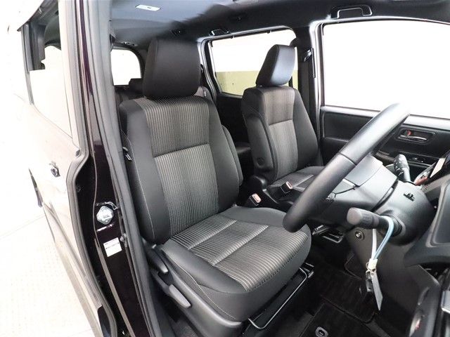 Toyota VOXY 2018-12 195962-3