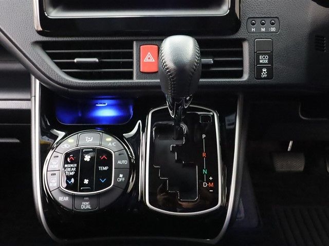 Toyota VOXY 2018-12 195962-13