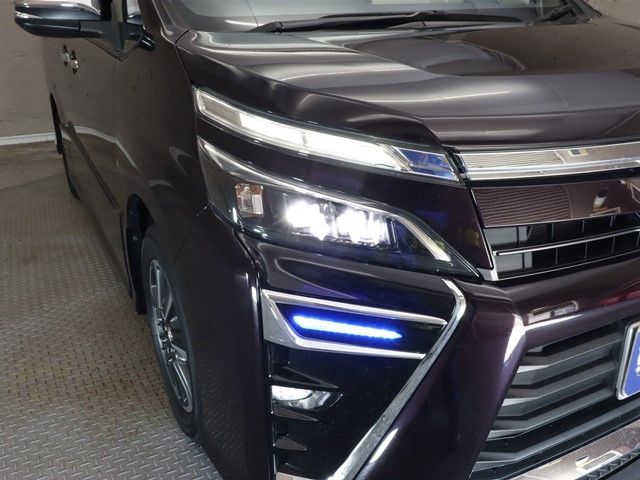 Toyota VOXY 2018-12 195962-19