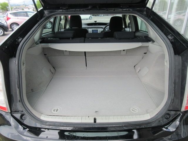 Toyota PRIUS 2012-09 3841-8