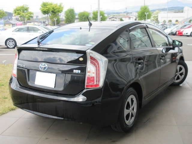 Toyota PRIUS 2012-09 3841-1