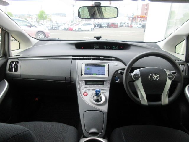 Toyota PRIUS 2012-09 3841-6