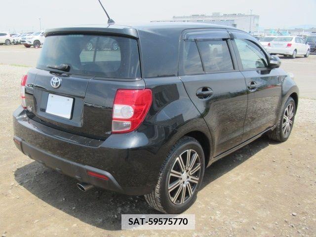 Toyota IST 2010-05 381073-1