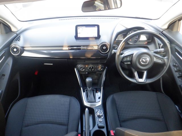 Mazda DEMIO 2019-08 8153-1