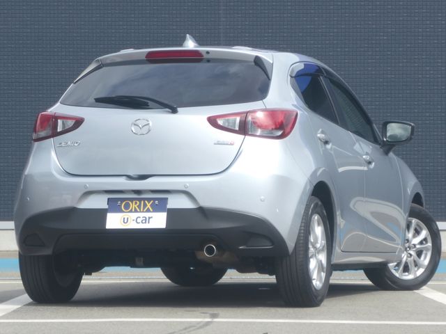 Mazda DEMIO 2019-08 8153-2