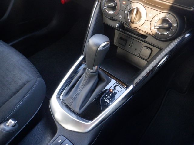 Mazda DEMIO 2019-08 8153-8
