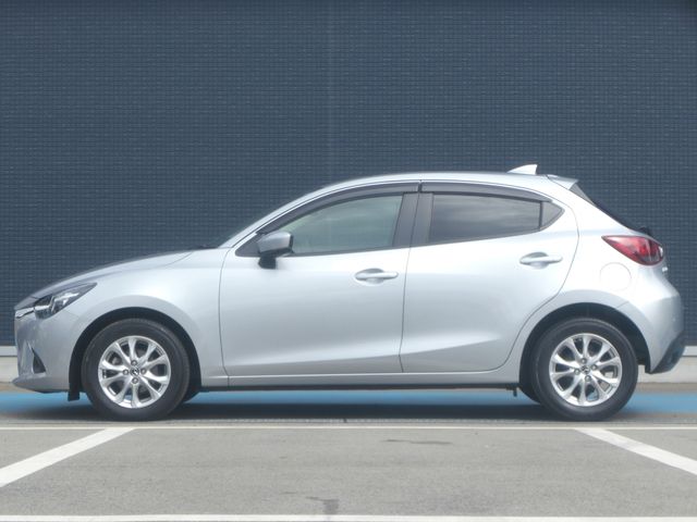 Mazda DEMIO 2019-08 8153-16