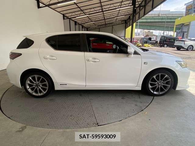 Lexus CT 2011-04 275202-9