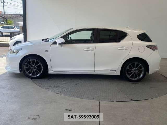 Lexus CT 2011-04 275202-13