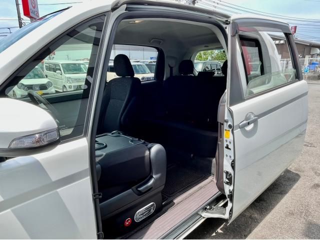 Toyota SPADE 2013-04 190775-17