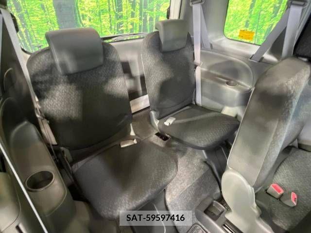 Toyota SIENTA 2013-03 346606-9