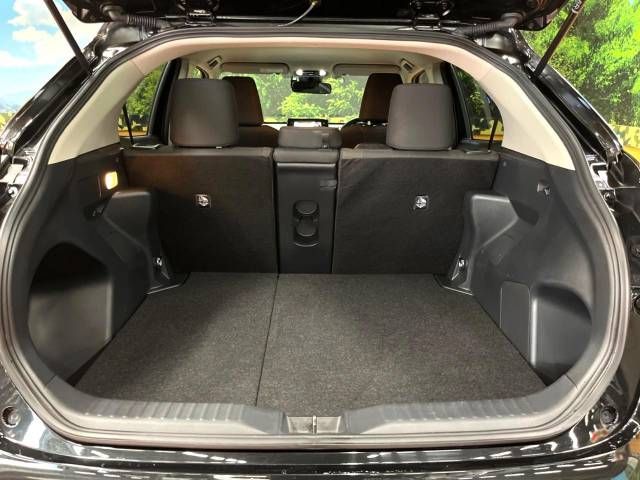 Toyota YARIS CROSS 2023-07 196483-10