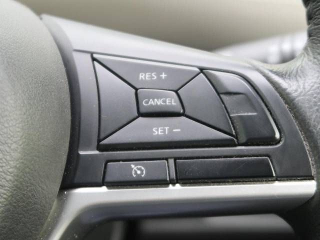 Nissan SERENA 2017-09 182123-11