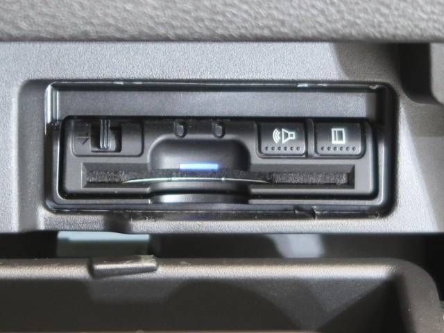 Nissan SERENA 2017-09 182123-10