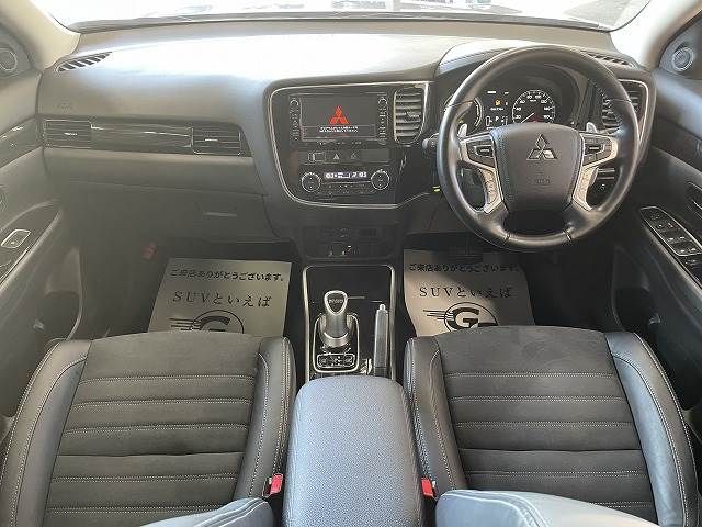 Mitsubishi OUTLANDER PHEV 2015-12 6111-1