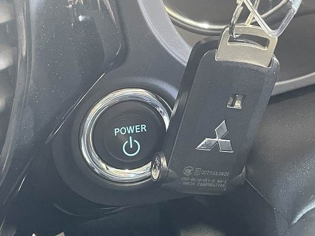 Mitsubishi OUTLANDER PHEV 2015-12 6111-8