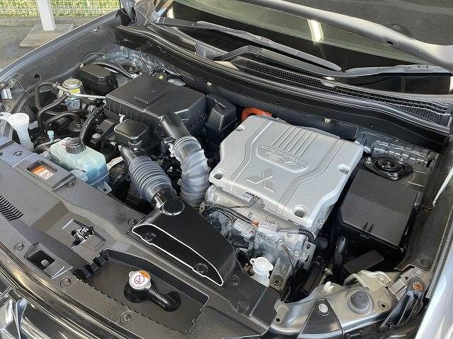 Mitsubishi OUTLANDER PHEV 2015-12 6111-17