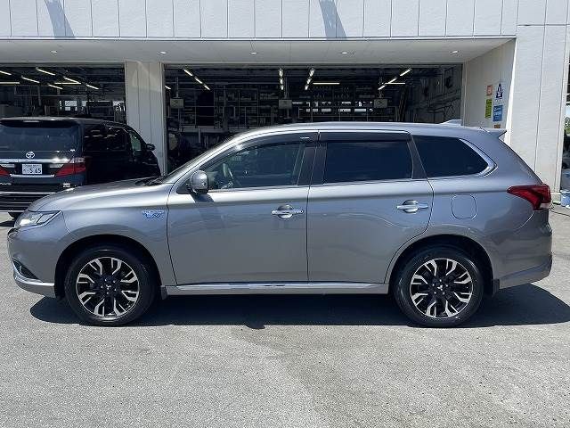 Mitsubishi OUTLANDER PHEV 2015-12 6111-15