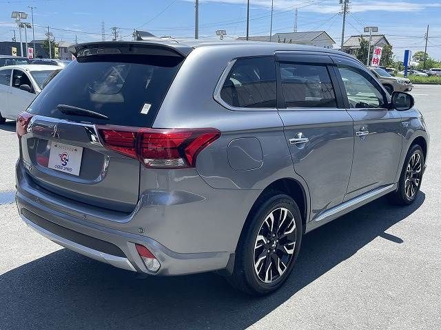 Mitsubishi OUTLANDER PHEV 2015-12 6111-14