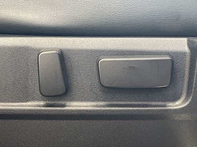 Mitsubishi OUTLANDER PHEV 2015-12 6111-10