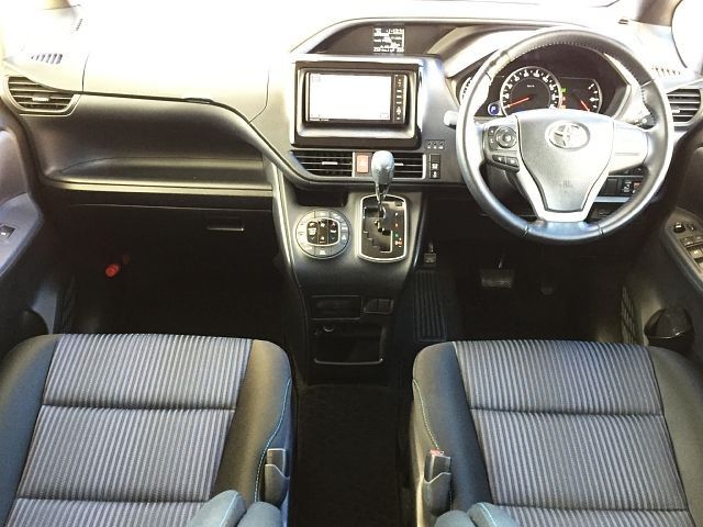 Toyota VOXY 2016-03 28348-1