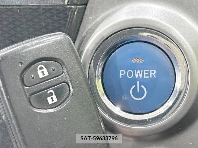 Toyota PRIUS ALPHA 2015-03 211443-4