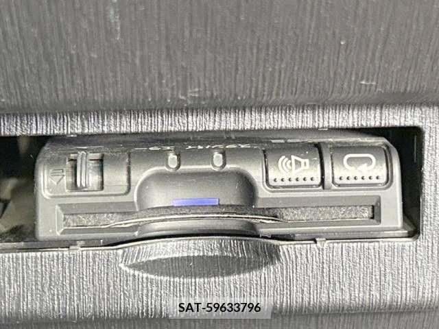 Toyota PRIUS ALPHA 2015-03 211443-6