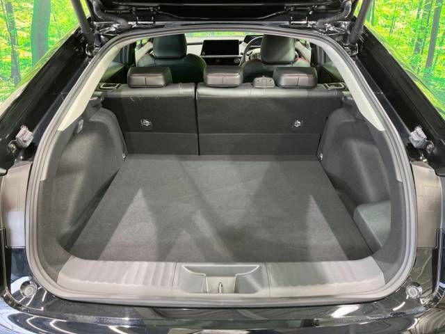 Toyota PRIUS 2023-05 194589-11