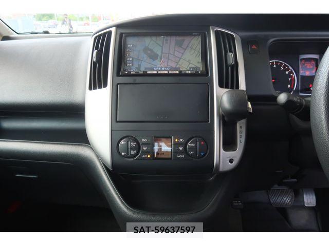 Nissan SERENA 2010-01 284337-18