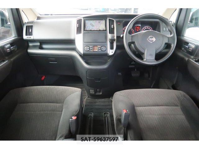 Nissan SERENA 2010-01 284337-5