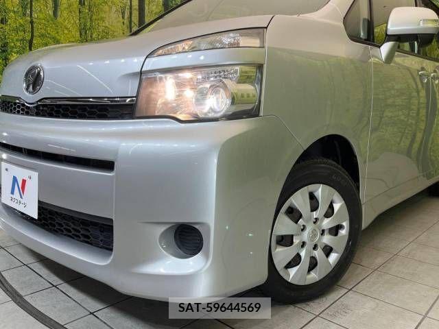 Toyota VOXY 2013-05 383942-13