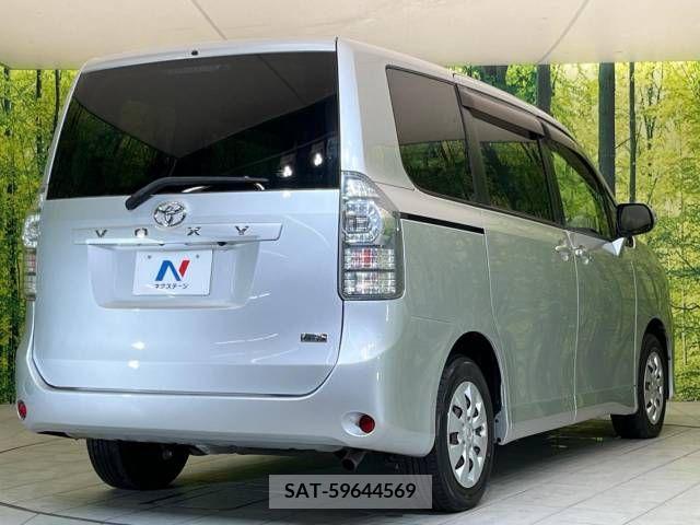 Toyota VOXY 2013-05 383942-18