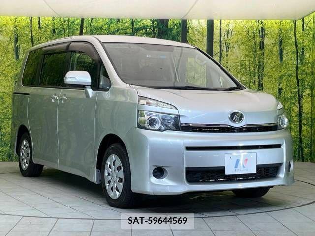 Toyota VOXY 2013-05 383942-17