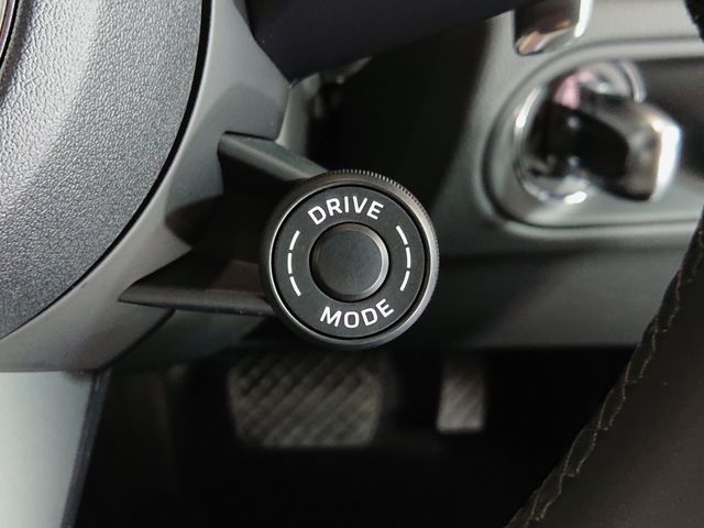 Porsche MACAN 2023-05 184127-15