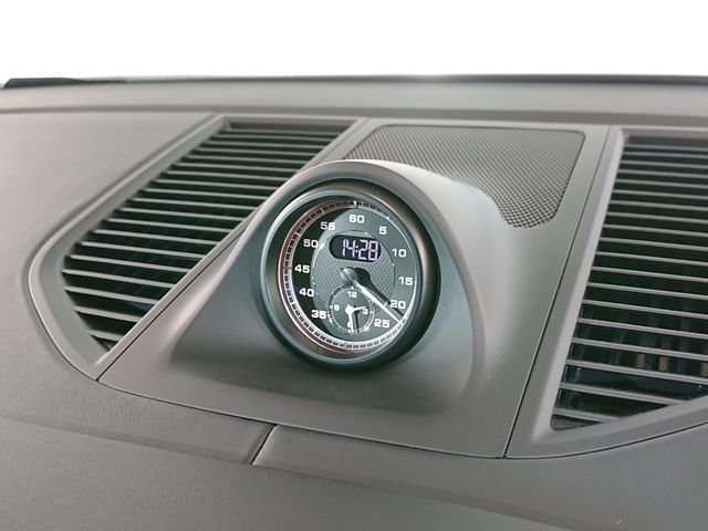 Porsche MACAN 2023-05 184127-19