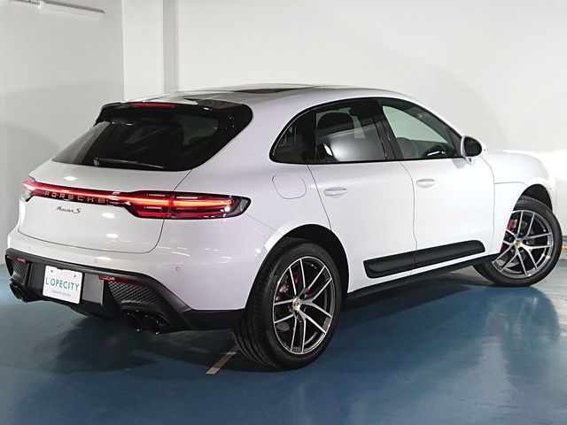 Porsche MACAN 2023-05 184127-26