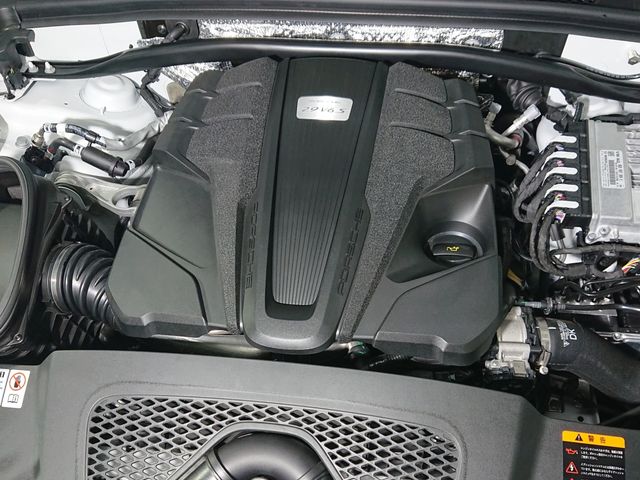 Porsche MACAN 2023-05 184127-5