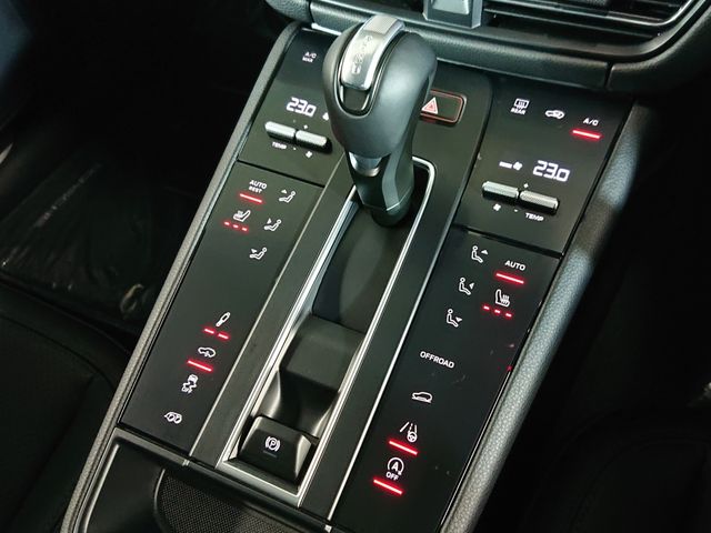 Porsche MACAN 2023-05 184127-18