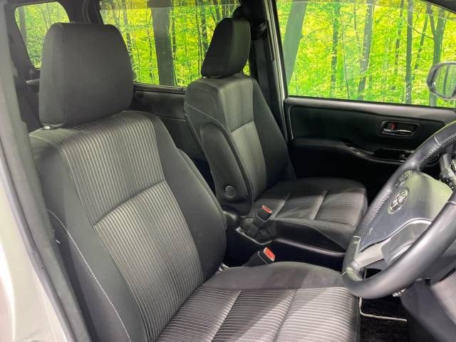 Toyota VOXY 2019-06 24423-7