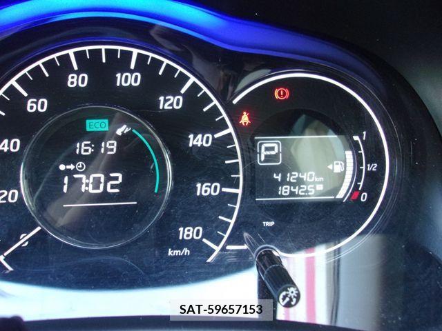 Nissan NOTE 2013-08 352556-3