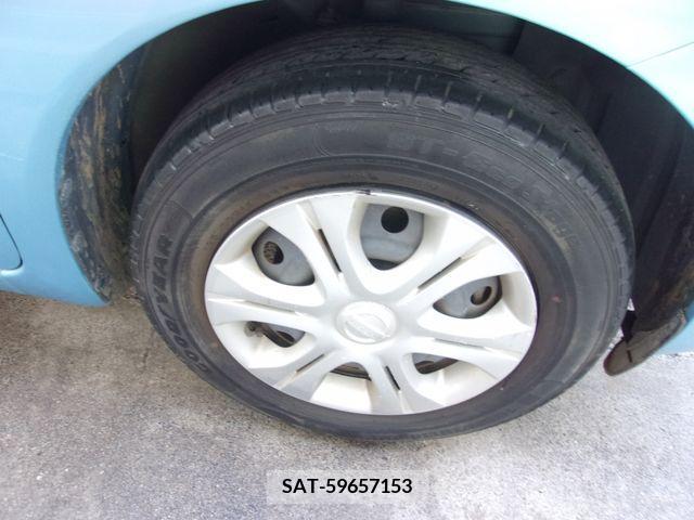 Nissan NOTE 2013-08 352556-6