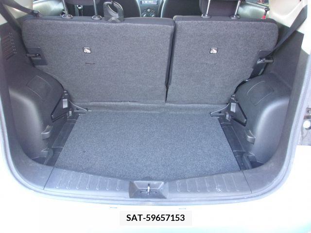 Nissan NOTE 2013-08 352556-8
