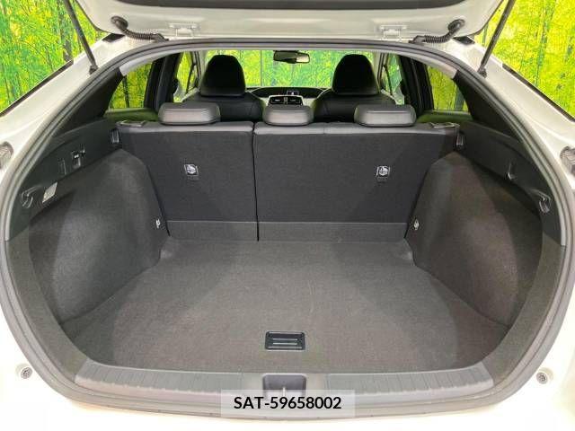 Toyota PRIUS 2017-12 322388-10