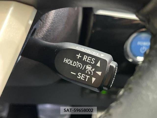 Toyota PRIUS 2017-12 322388-5
